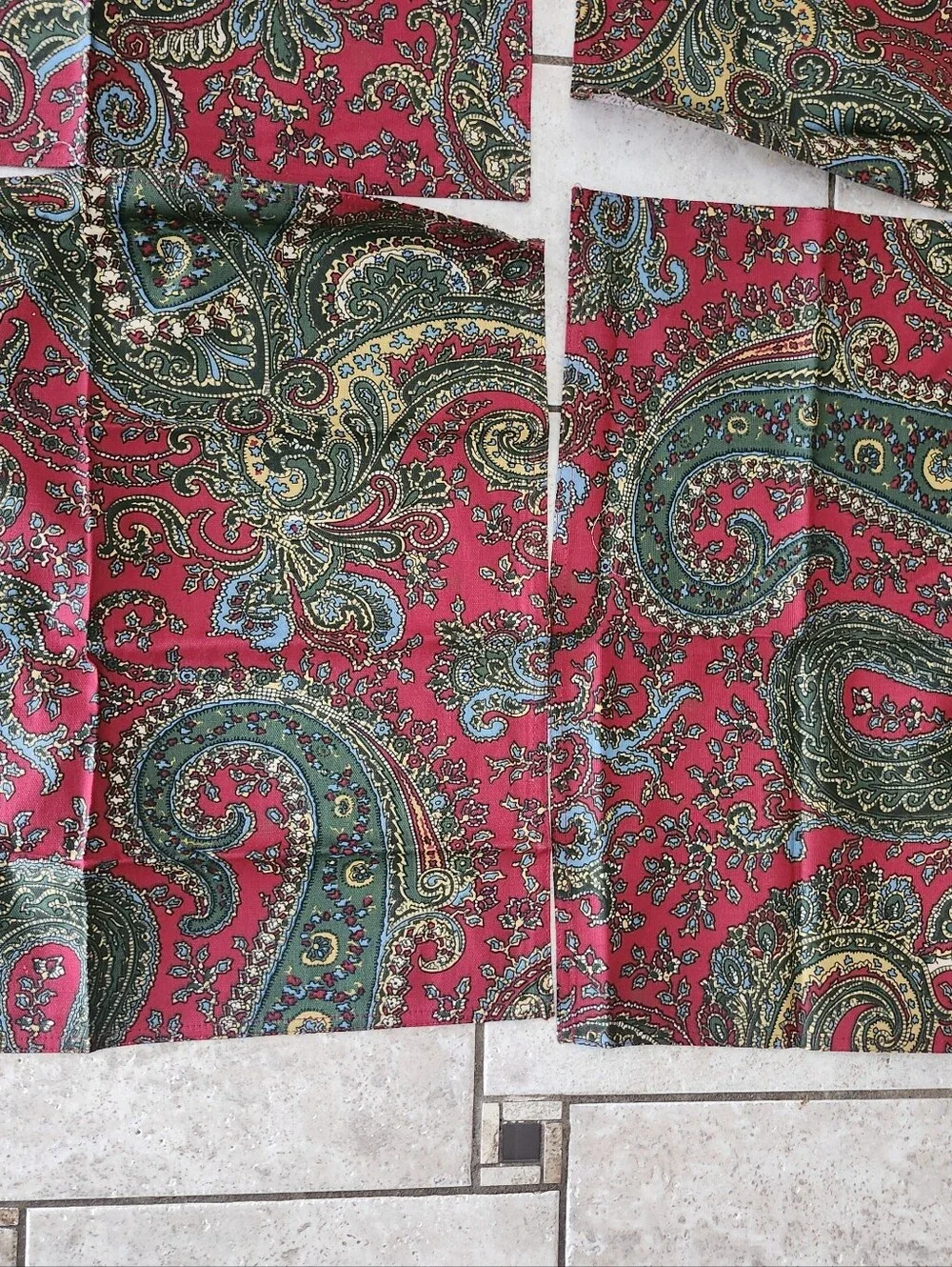 Lauren Ralph Lauren Bridgette Paisley Linen Tablecloth & 8 Matching Linens Set